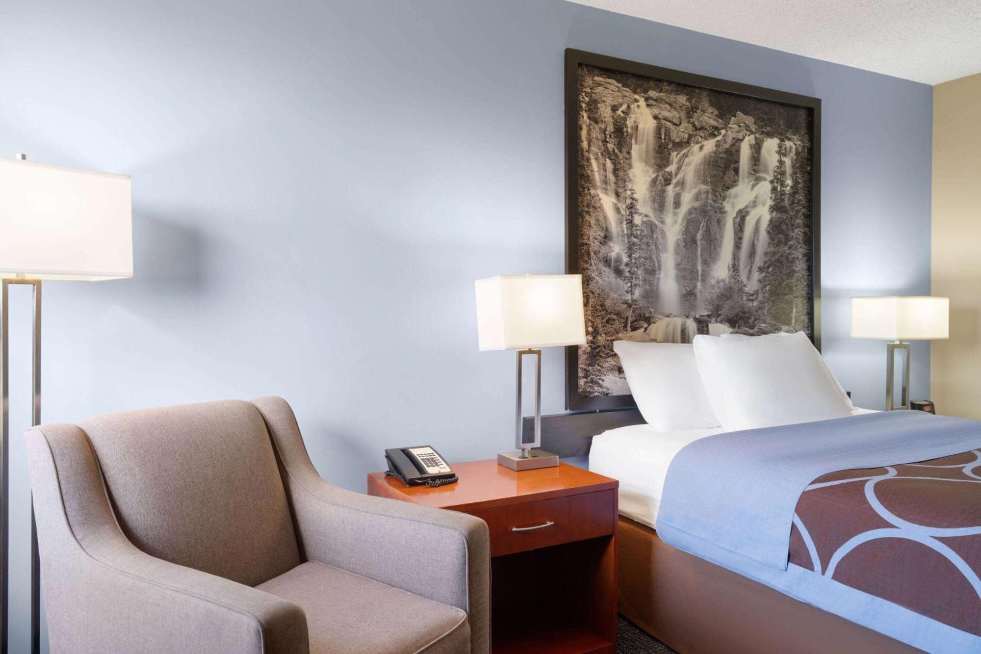 Super 8 By Wyndham Sherwood Park/Edmonton Area Eksteriør billede