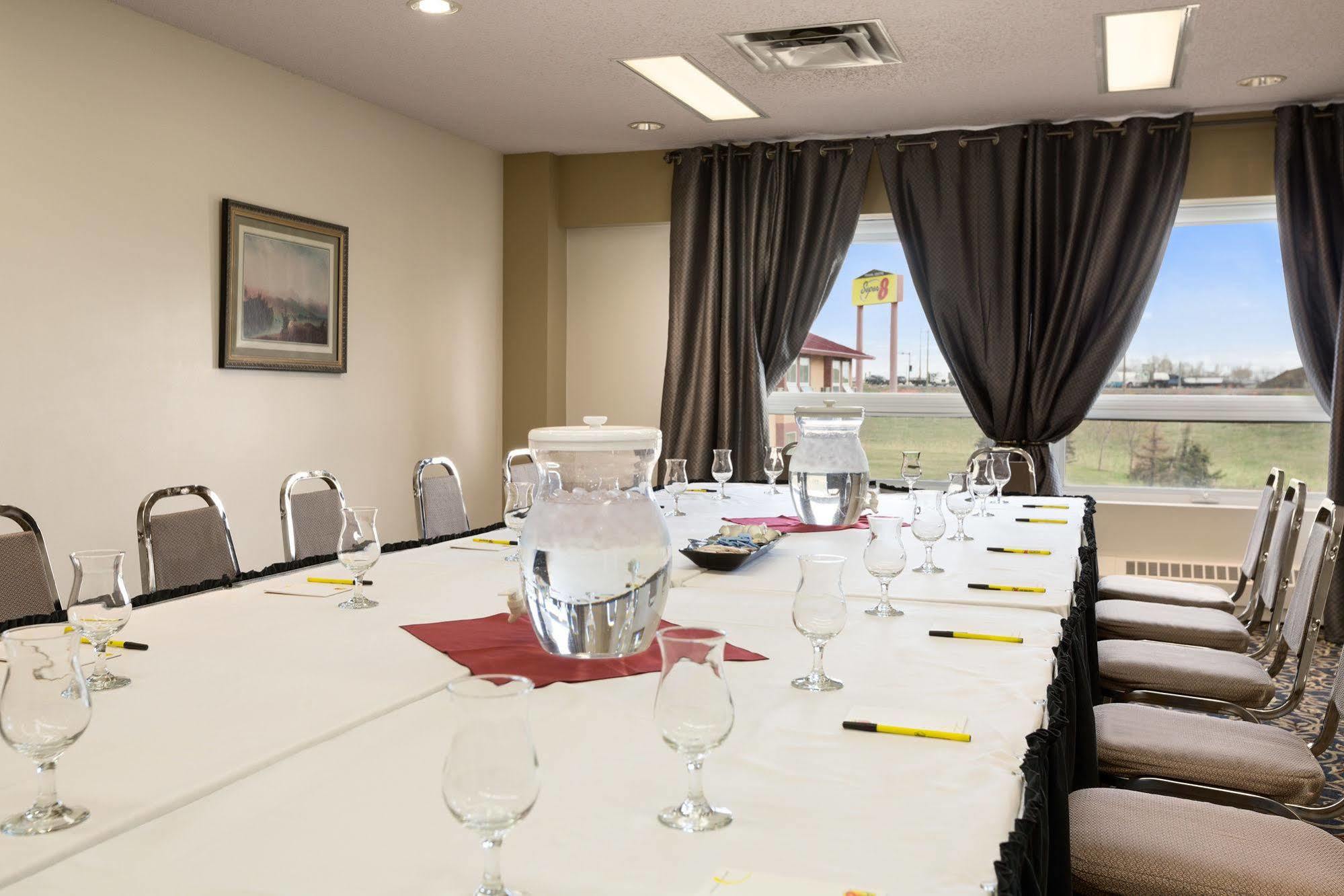 Super 8 By Wyndham Sherwood Park/Edmonton Area Eksteriør billede